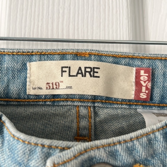Levi’s Lightwash Denim Flare Jeans - Picture 3 of 4